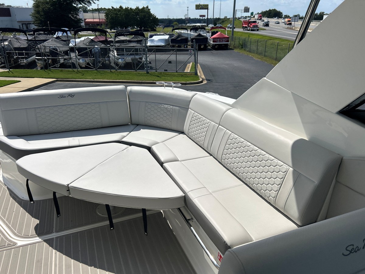 2027 Sea Ray Sundancer 320 15