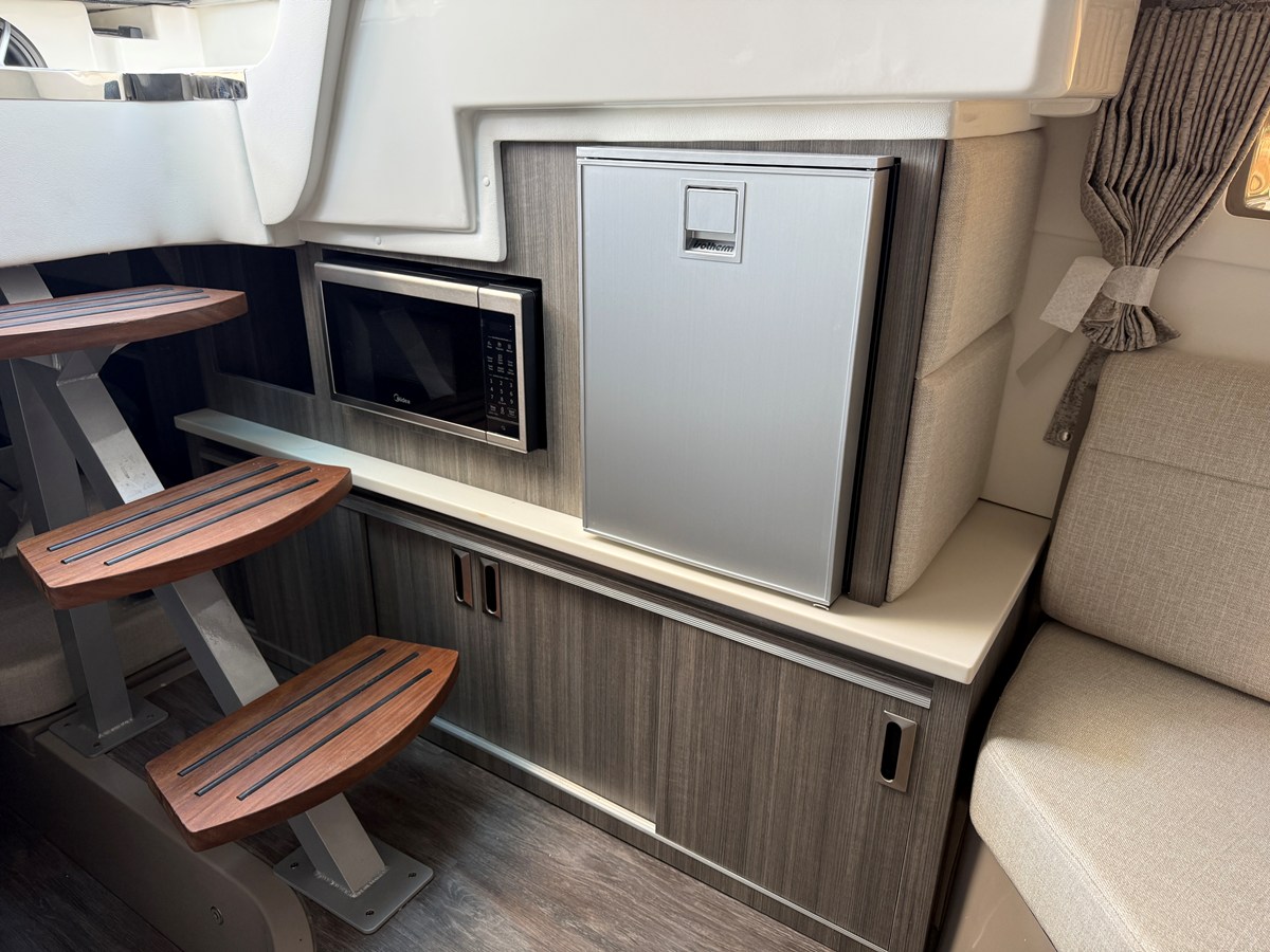 2027 Sea Ray Sundancer 320 37