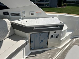 2027 Sea Ray Sundancer 320 18