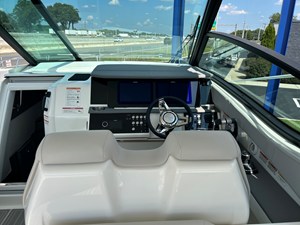2027 Sea Ray Sundancer 320 22
