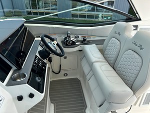 2027 Sea Ray Sundancer 320 23