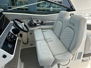 2027 Sea Ray Sundancer 320 24