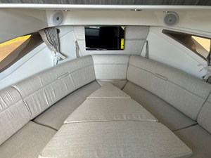 2027 Sea Ray Sundancer 320 31