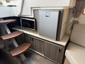 2027 Sea Ray Sundancer 320 37