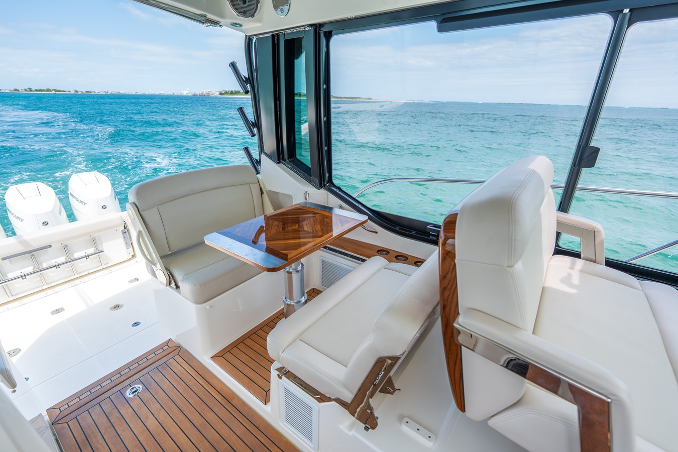 2026 Boston Whaler 405 Conquest 12