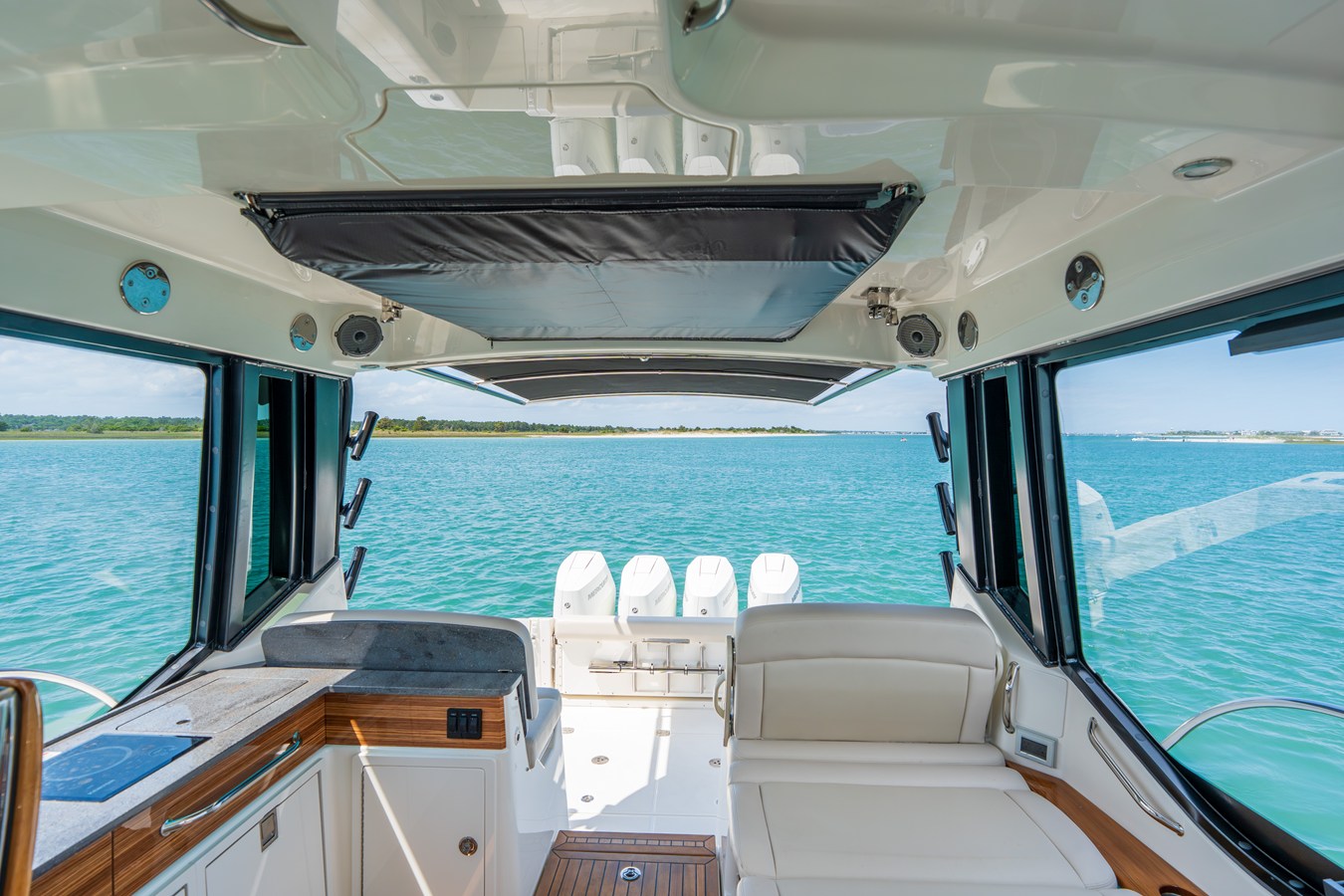 2026 Boston Whaler 405 Conquest 32