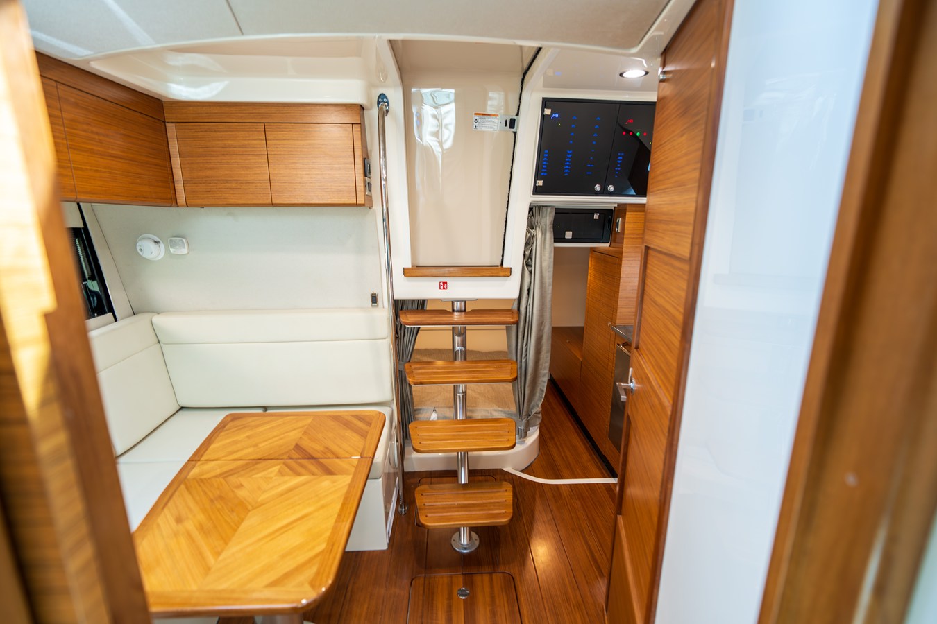 2026 Boston Whaler 405 Conquest 42