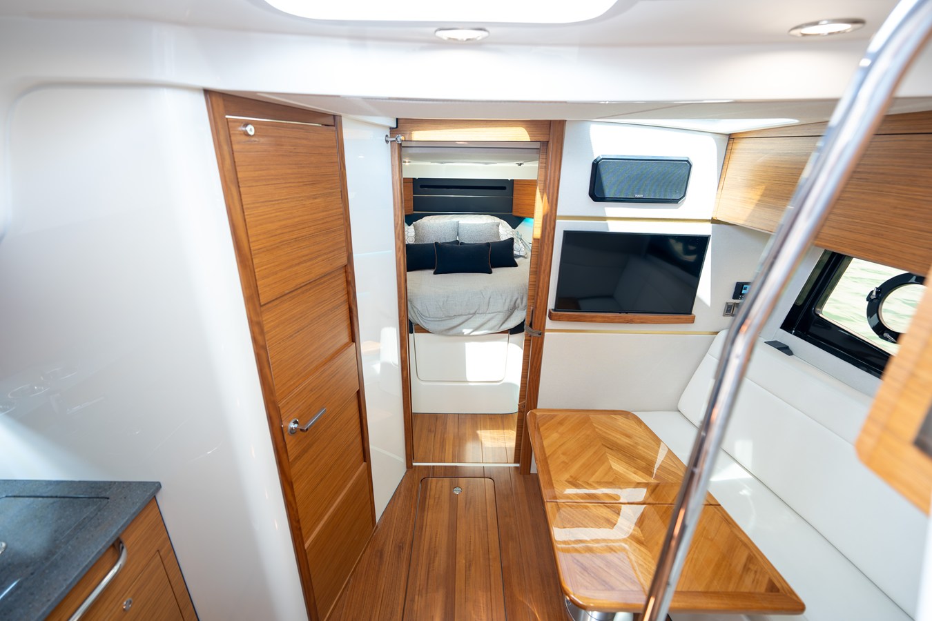 2026 Boston Whaler 405 Conquest 45