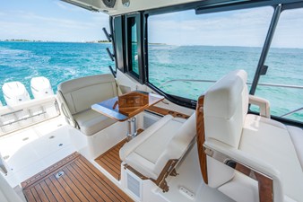 2026 Boston Whaler 405 Conquest 12