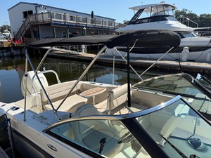 2017 Boston Whaler 230 VANTAGE 10