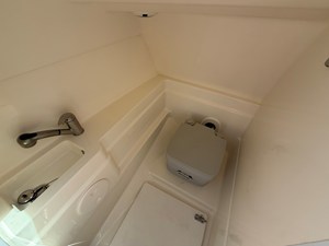 2017 Boston Whaler 230 VANTAGE 26
