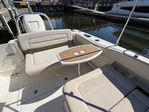 2017 Boston Whaler 230 VANTAGE 54