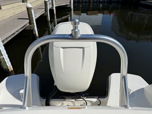 2017 Boston Whaler 230 VANTAGE 66