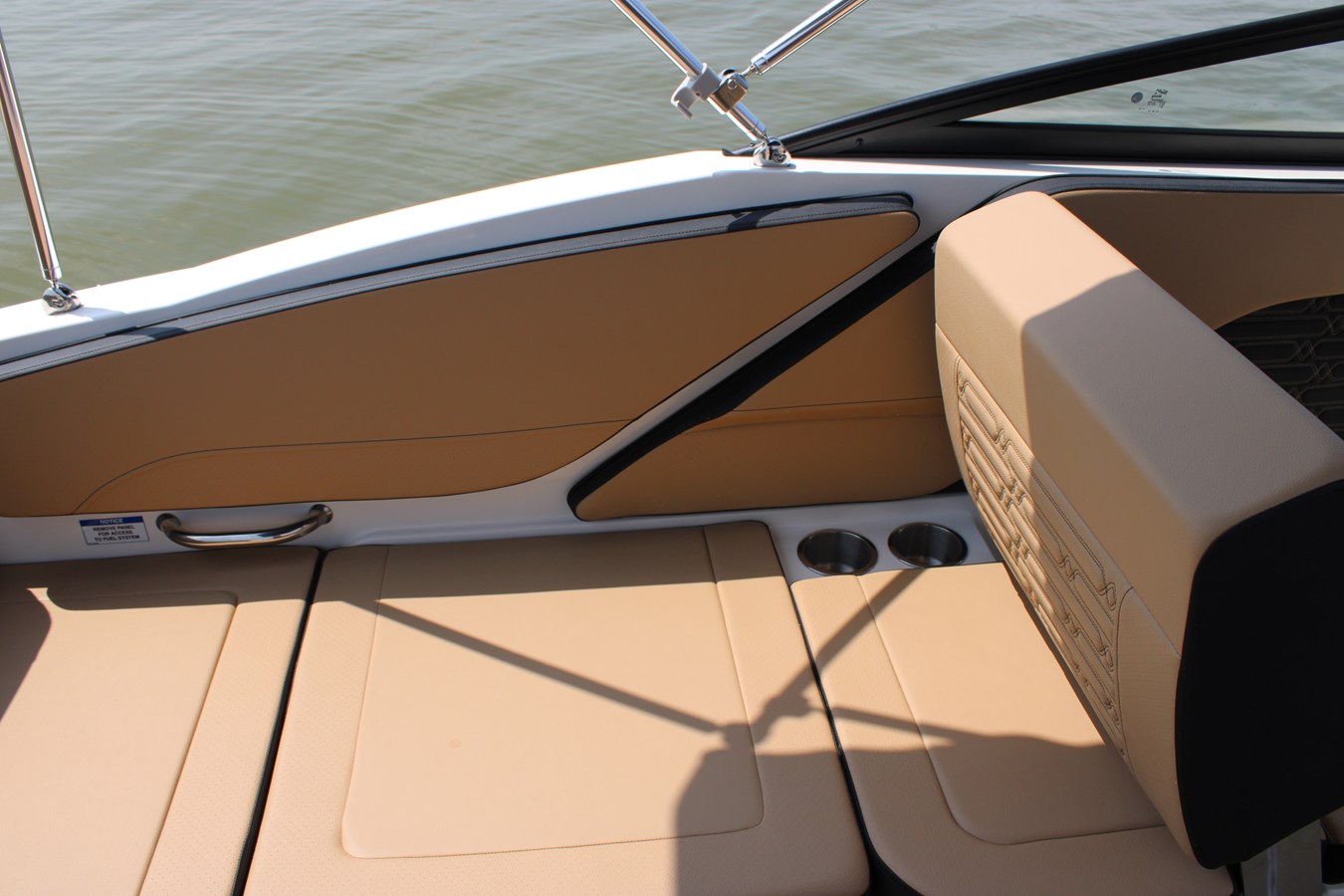 2026 Sea Ray SPX 210 10