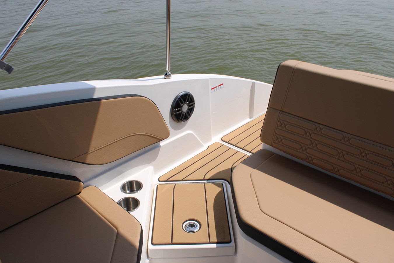 2026 Sea Ray SPX 210 22
