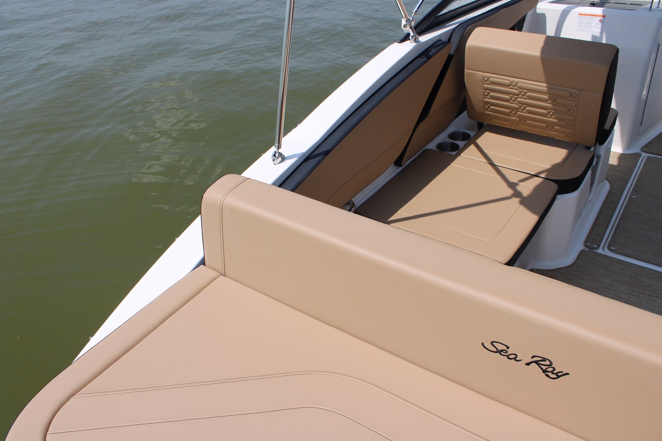 2026 Sea Ray SPX 210 25