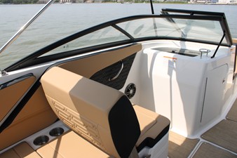 2026 Sea Ray SPX 210 21