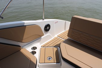 2026 Sea Ray SPX 210 22