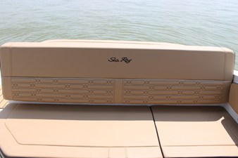 2026 Sea Ray SPX 210 23