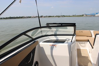 2026 Sea Ray SPX 210 33