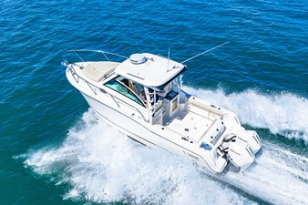 2027 Boston Whaler 285 Conquest 7