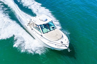 2027 Boston Whaler 285 Conquest 17