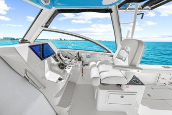 2027 Boston Whaler 285 Conquest 33