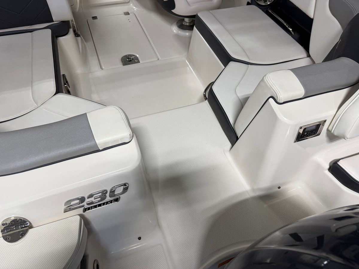 2019 Chaparral 230 SUNCOAST 29