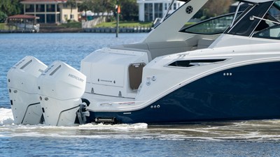 Sea Ray Sundancer 320 Outboard 8 2026 Sea Ray Sundancer 320 Outboard 9