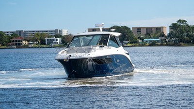 Sea Ray Sundancer 320 Outboard 2 2026 Sea Ray Sundancer 320 Outboard 3