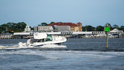 Sea Ray Sundancer 320 Outboard 12 2026 Sea Ray Sundancer 320 Outboard 13