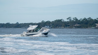 Sea Ray Sundancer 320 Outboard 19 2026 Sea Ray Sundancer 320 Outboard 20