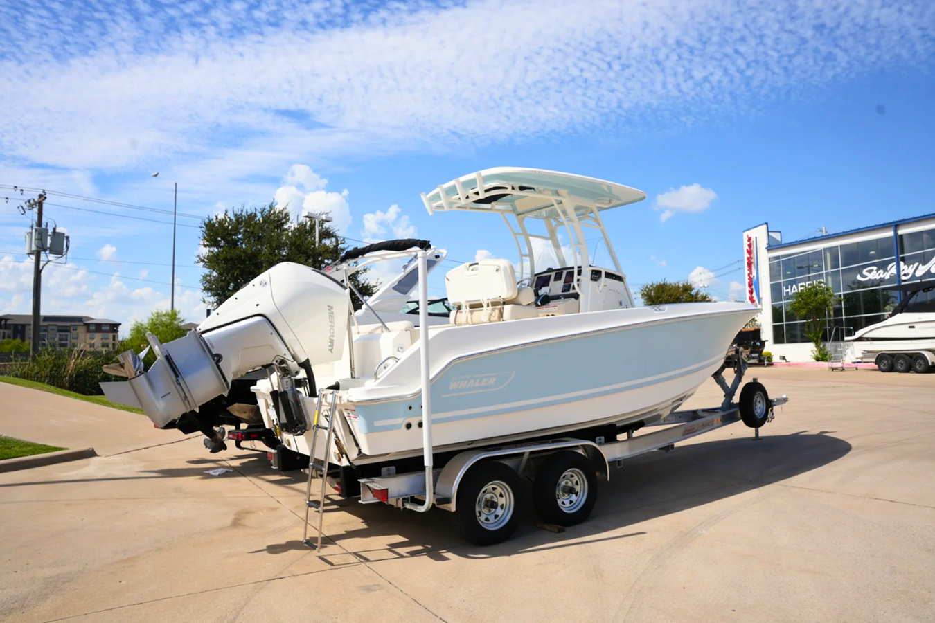 2026 Boston Whaler 230 Outrage 3