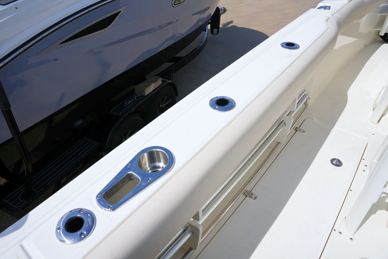 2026 Boston Whaler 230 Outrage 10