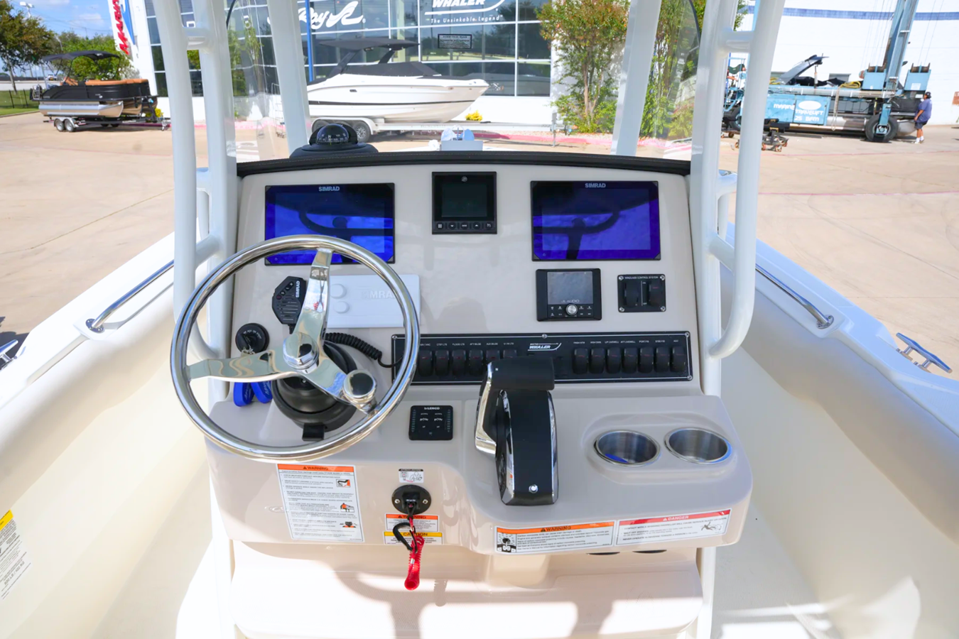 2026 Boston Whaler 230 Outrage 14