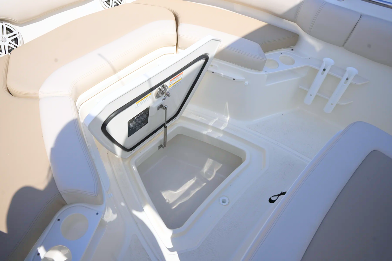 2026 Boston Whaler 230 Outrage 21