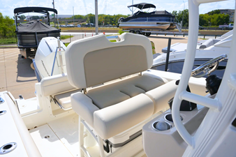 2026 Boston Whaler 230 Outrage 12