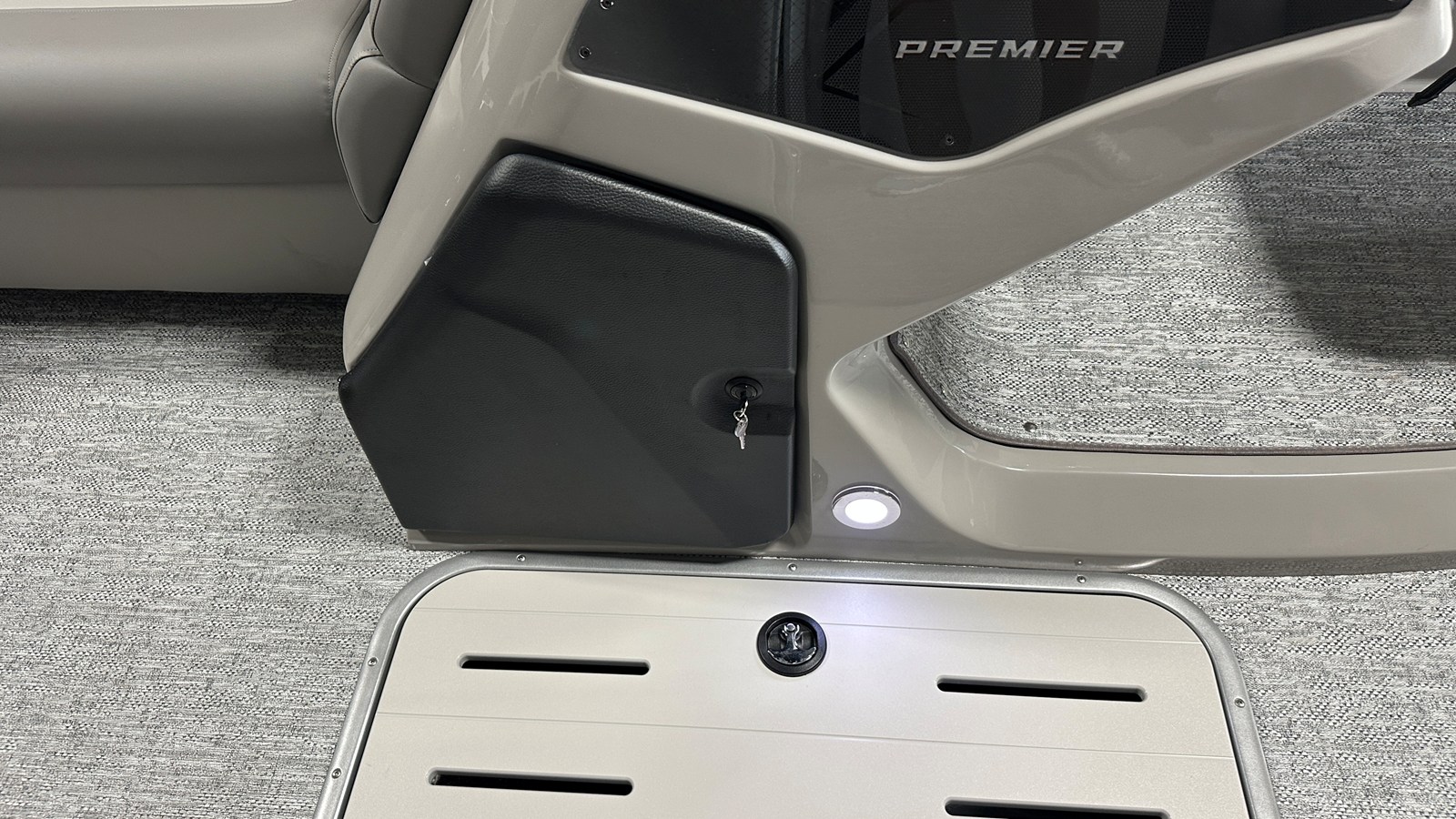 2027 Premier 230SUNSATION 45