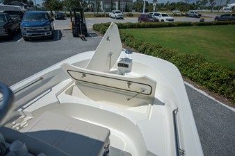 Boston Whaler 170 Montauk 8 2027 Boston Whaler 170 Montauk 12