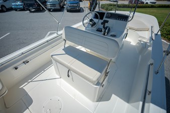 Boston Whaler 170 Montauk 11 2027 Boston Whaler 170 Montauk 18