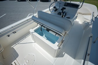 Boston Whaler 170 Montauk 12 2027 Boston Whaler 170 Montauk 19