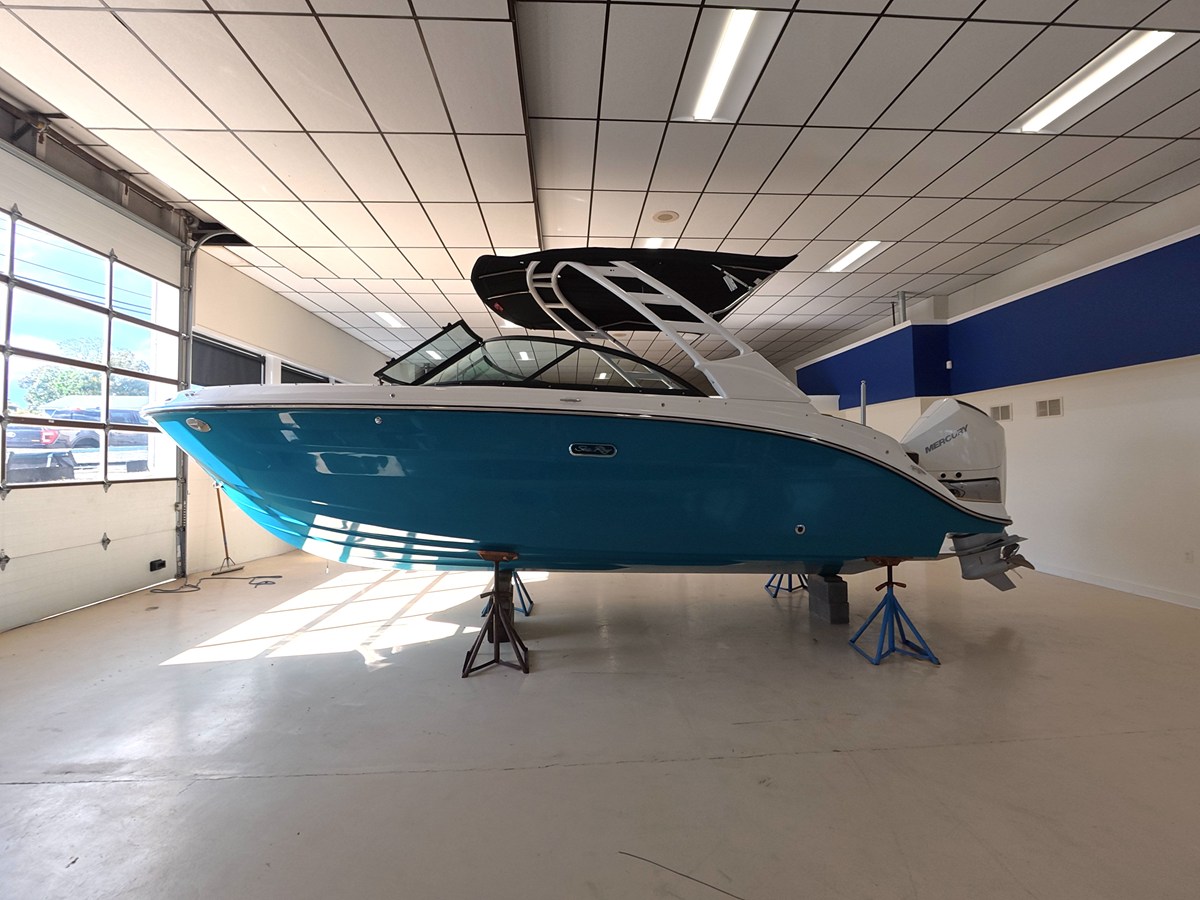 2026 Sea Ray SDX 230 Outboard 2