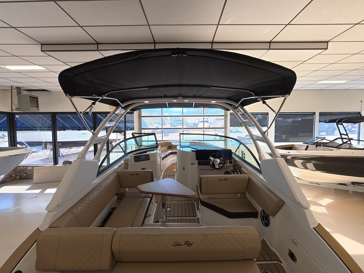 2026 Sea Ray SDX 230 Outboard 6