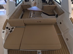 2026 Sea Ray SDX 230 Outboard 8