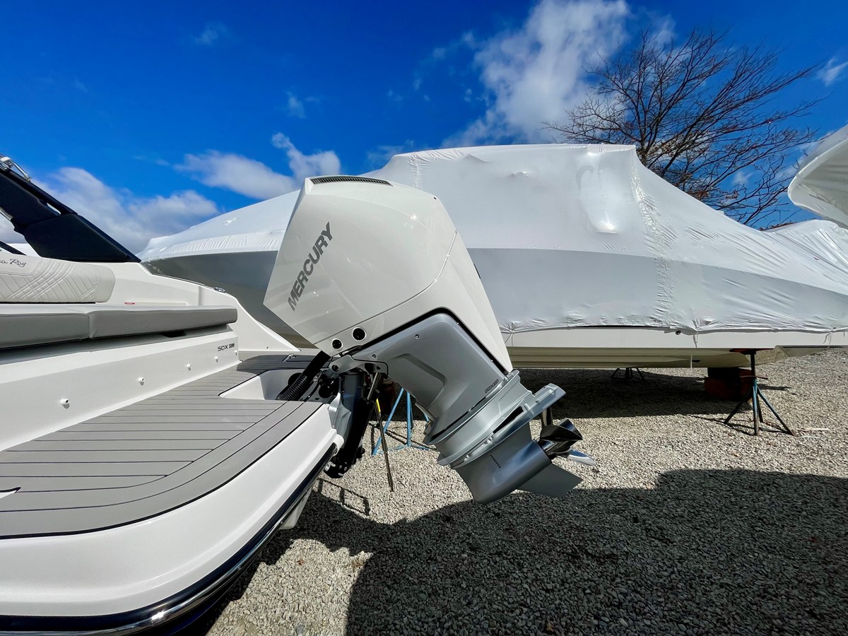 2026 Sea Ray SDX 230 Outboard 2