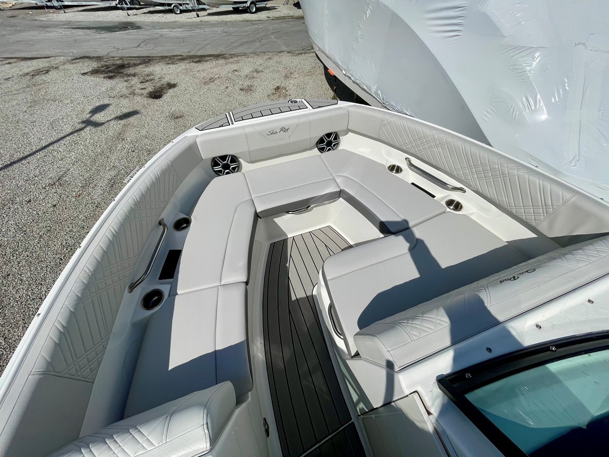 2026 Sea Ray SDX 230 Outboard 21