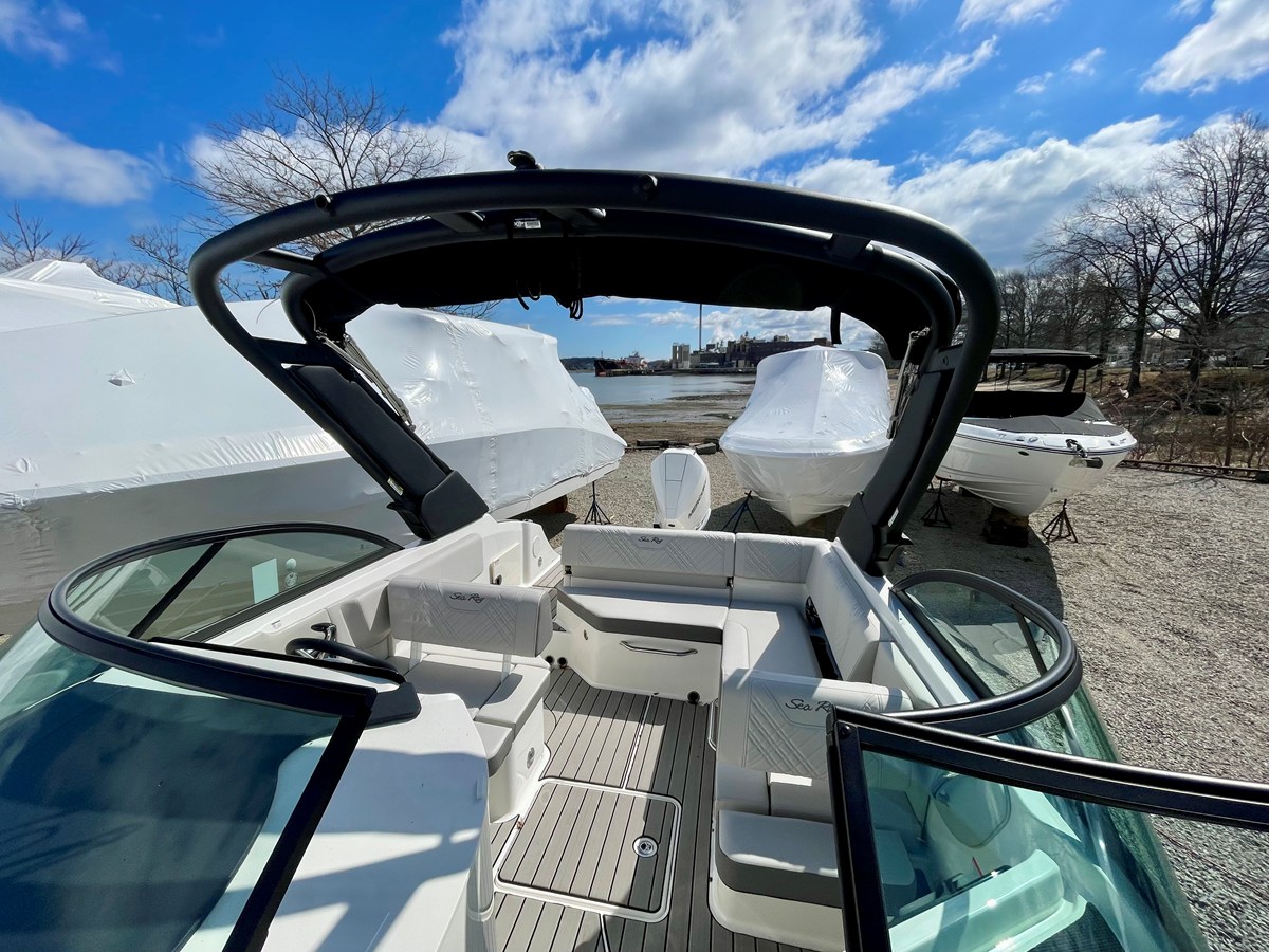 2026 Sea Ray SDX 230 Outboard 25