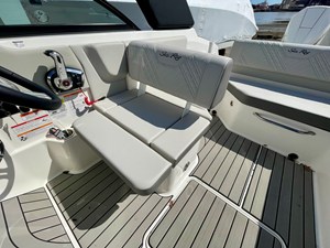 2026 Sea Ray SDX 230 Outboard 12