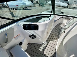2026 Sea Ray SDX 230 Outboard 15