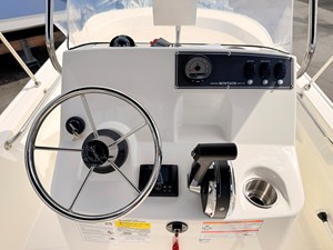 Boston Whaler 150 Montauk 17 2026 Boston Whaler 150 Montauk 18